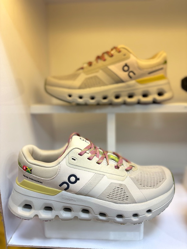 کتونی آن رانینگ اورجینال QC کد 230