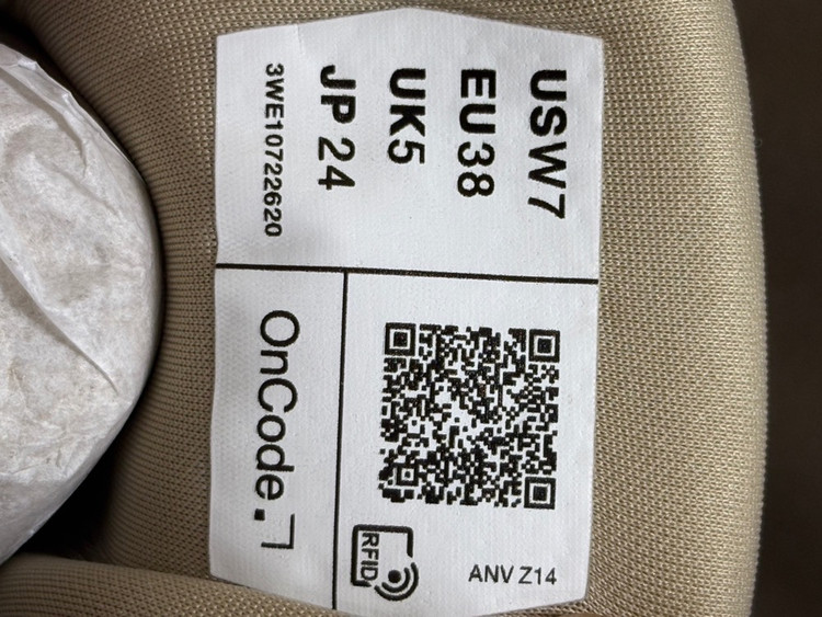 کتونی آن رانینگ اورجینال QC کد 230